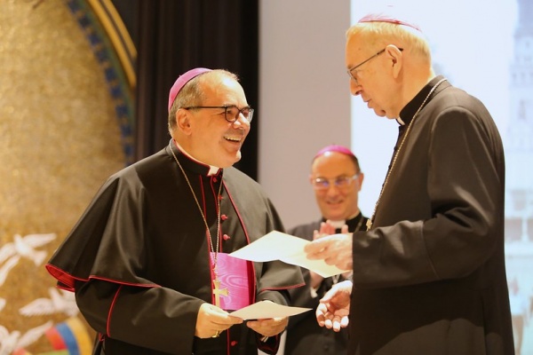 zebranie plenarne episkopatu i przekazania listów uwierzytelniających przez nuncjusza apostolskiego